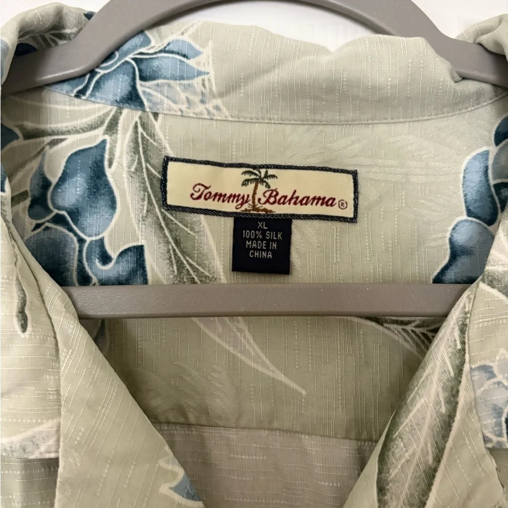 Vintage Tommy Bahama Silk tropical floral camp Hawaiian button up shirt size xl